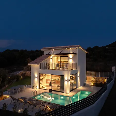 Avelia Vila