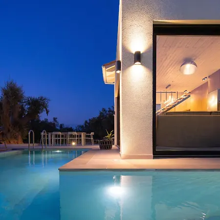 Avelia Villa *